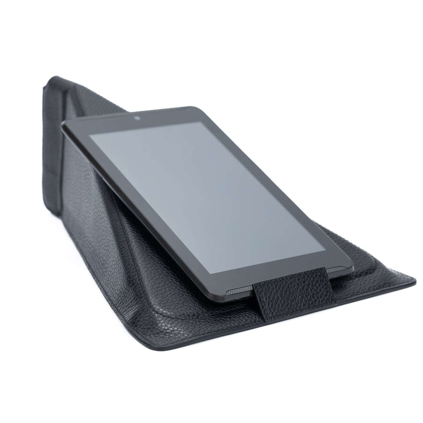K0031AB | Custodia/Supporto per Tablet Modulare in Vera Pelle, pieno fiore, grana dollaro. Colore Nero. Chiusura con magneti. Dimensioni: cm 22 x 31. Confezione: Sacchetto Tnt-4