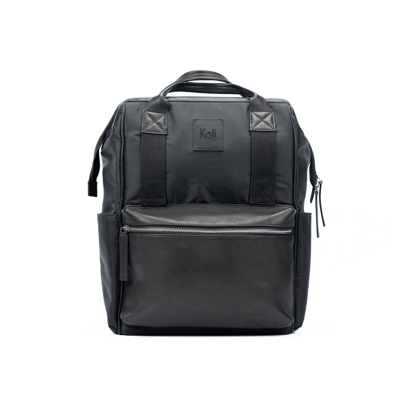 K0037AB | Zaino Idrorepellente in Nylon Waterproof/Vera Pelle pieno fiore con leggera grana - Colore Nero - Accessori Nickel lucido. Dimensioni: cm 27 x 39 x 19 - Confezione: Sacchetto Tnt-1