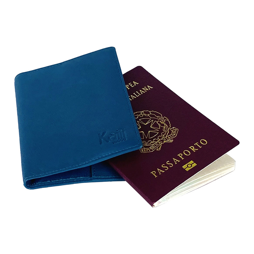 K10237MB | Passport Cover in Genuine Full Grain Leather, with light grain. Color Blue Jeans. Dimensions when closed: 10 x 14 x 1 cm - Packaging: Rigid bottom/lid gift box-4