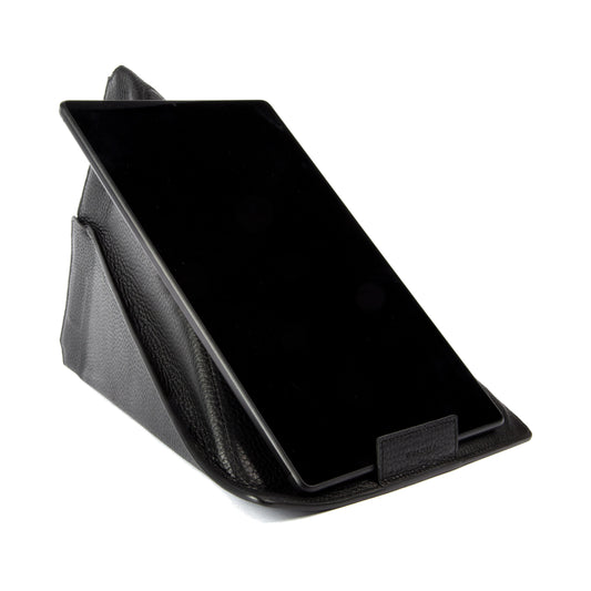 K0031AB | Custodia/Supporto per Tablet Modulare in Vera Pelle, pieno fiore, grana dollaro. Colore Nero. Chiusura con magneti. Dimensioni: cm 22 x 31. Confezione: Sacchetto Tnt-0
