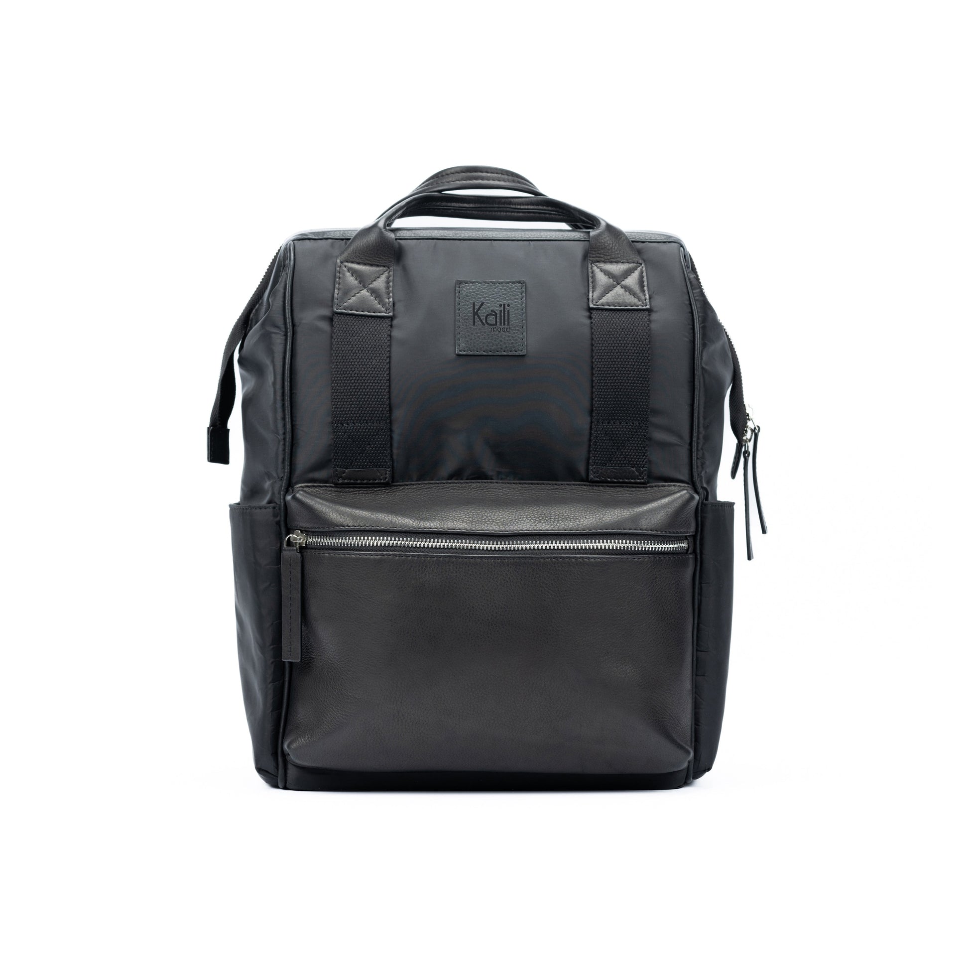 K0037AB | Zaino Idrorepellente in Nylon Waterproof/Vera Pelle pieno fiore con leggera grana - Colore Nero - Accessori Nickel lucido. Dimensioni: cm 27 x 39 x 19 - Confezione: Sacchetto Tnt-1