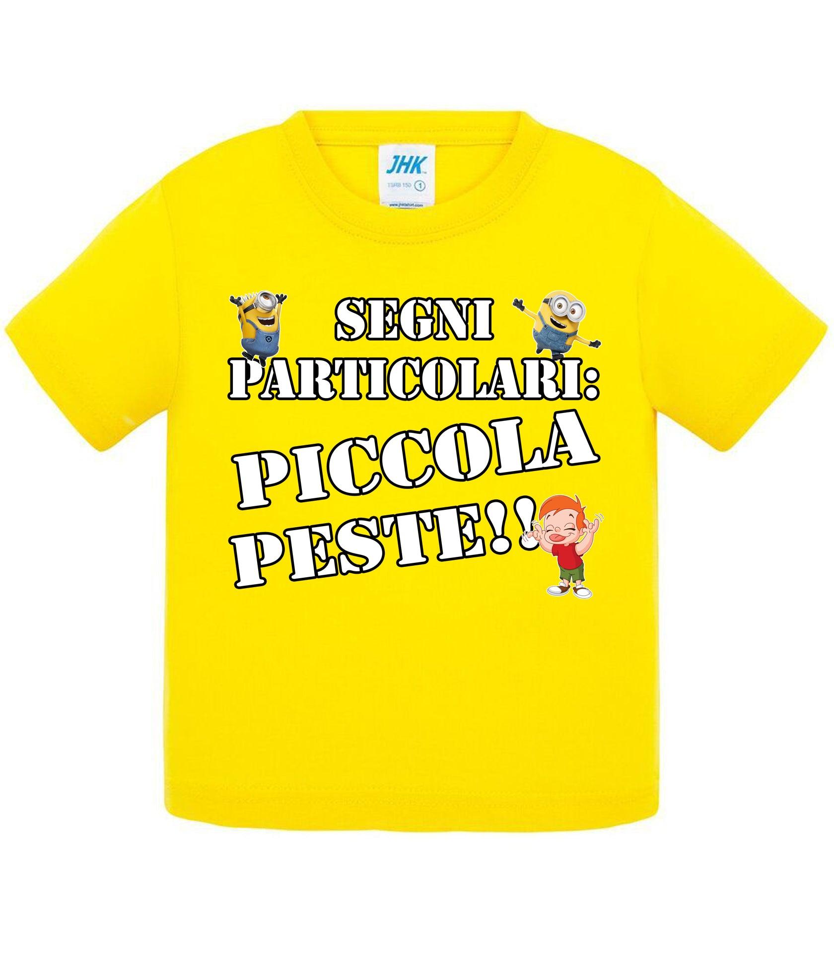 Segni Particolari Piccola Peste - T-shirt per Bambino/a Mod. Baby & Kid Da 0 a 8 anni STREET STYLE