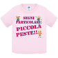 Segni Particolari Piccola Peste - T-shirt per Bambino/a Mod. Baby & Kid Da 0 a 8 anni STREET STYLE