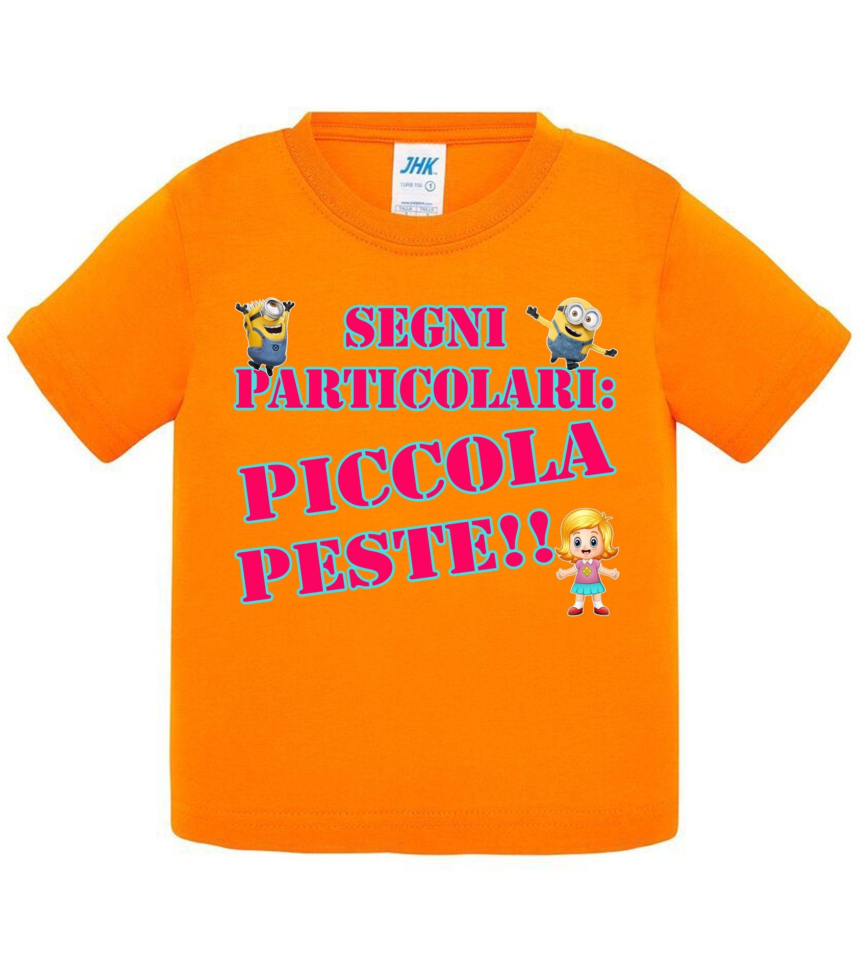 Segni Particolari Piccola Peste - T-shirt per Bambino/a Mod. Baby & Kid Da 0 a 8 anni STREET STYLE